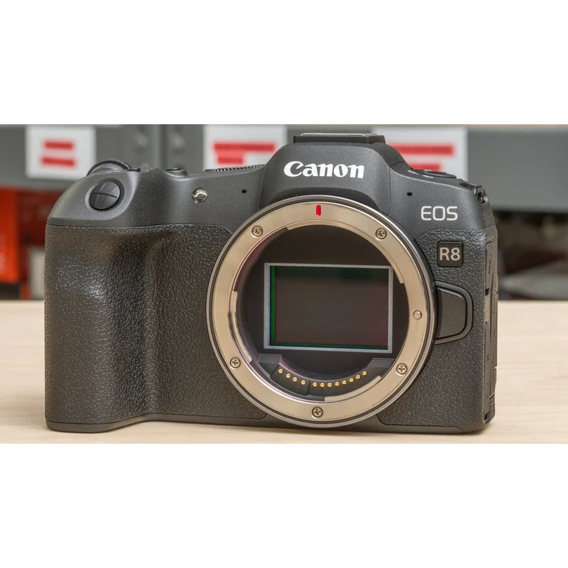 Canon EOS R8